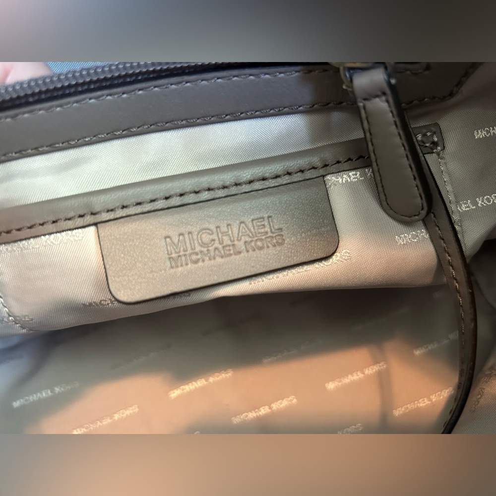 NWOT Authentic MICHAEL KORS Bucket Bag Purse - excellent unused condition - Picture 6 of 13